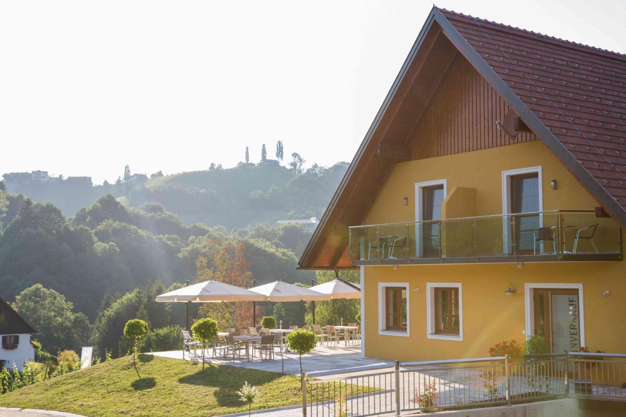 Weingut-Gaestezimmer Uhl Ratsch an der Weinstraße Екстериор снимка