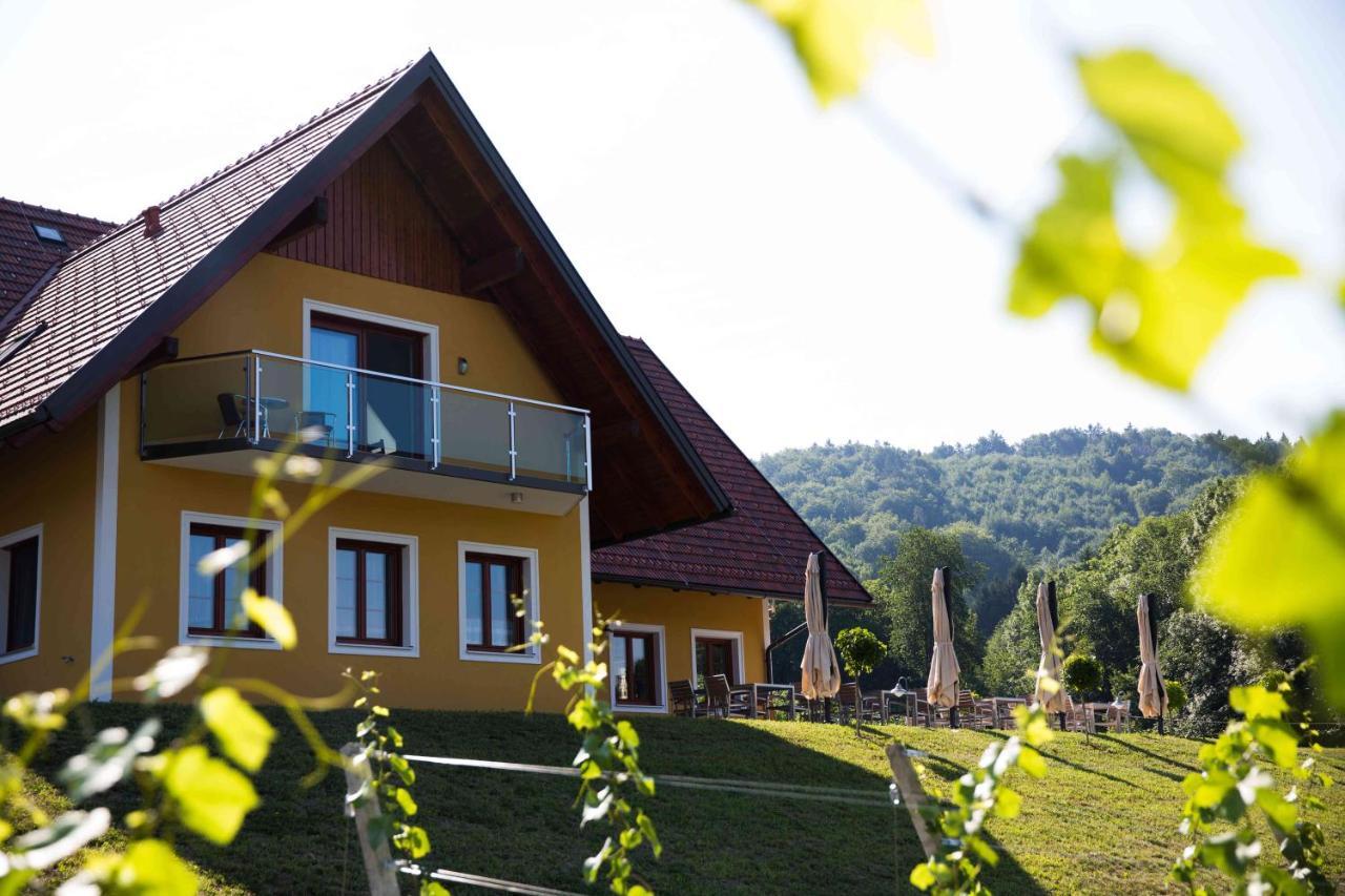Weingut-Gaestezimmer Uhl Ratsch an der Weinstraße Екстериор снимка