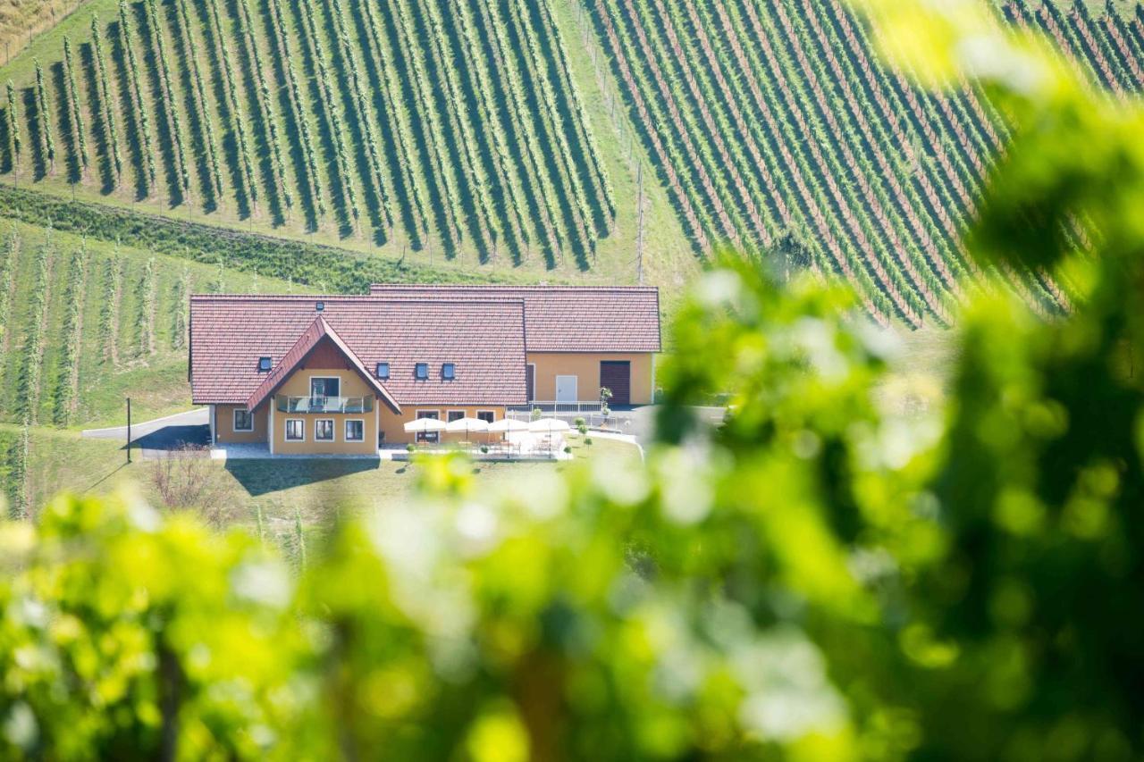 Weingut-Gaestezimmer Uhl Ratsch an der Weinstraße Екстериор снимка