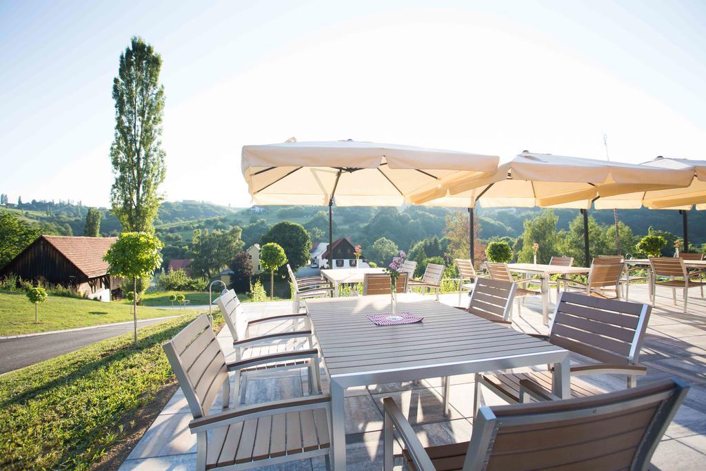 Weingut-Gaestezimmer Uhl Ratsch an der Weinstraße Екстериор снимка