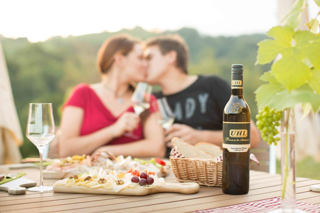 Weingut-Gaestezimmer Uhl Ratsch an der Weinstraße Екстериор снимка